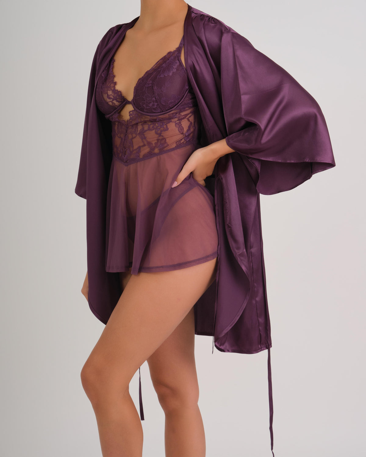 Robe Satin Tulip Hem And Flutter Sleeve OPPX / S/M