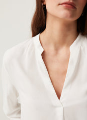 Sustainable viscose blouse with V neck