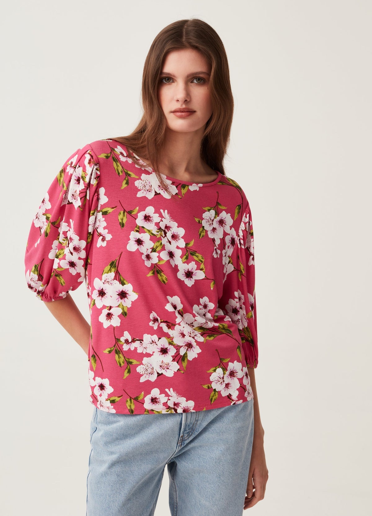 Floral T-shirt with puff sleeves