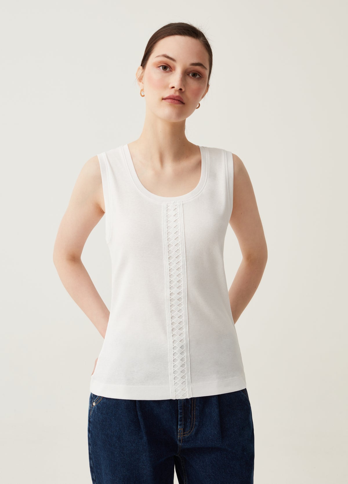 Tank top with openwork insert