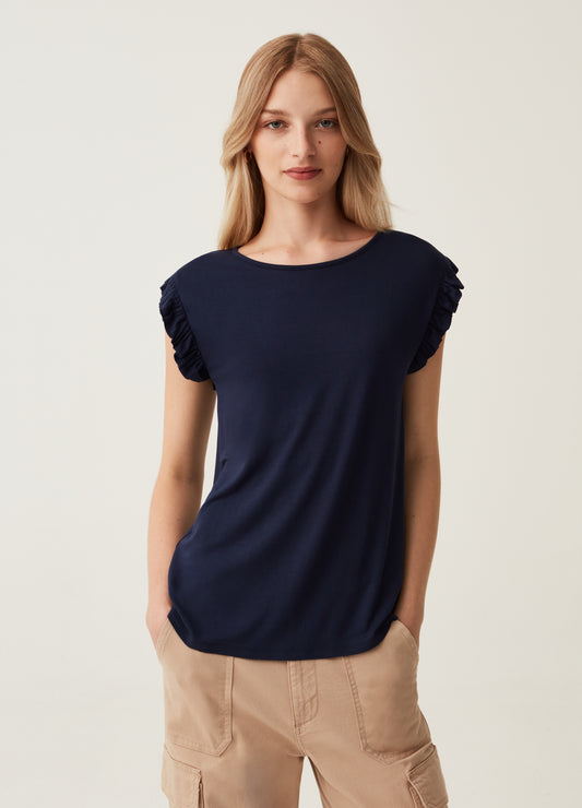 Sleeveless T-shirt with frills