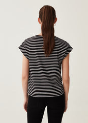 T-shirt with kimono sleeves and all-over print