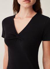 T-shirt with V neck and knot