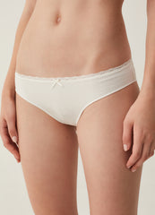 Two-pack briefs with lace and bow