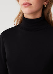 T-shirt with long sleeves and high neck