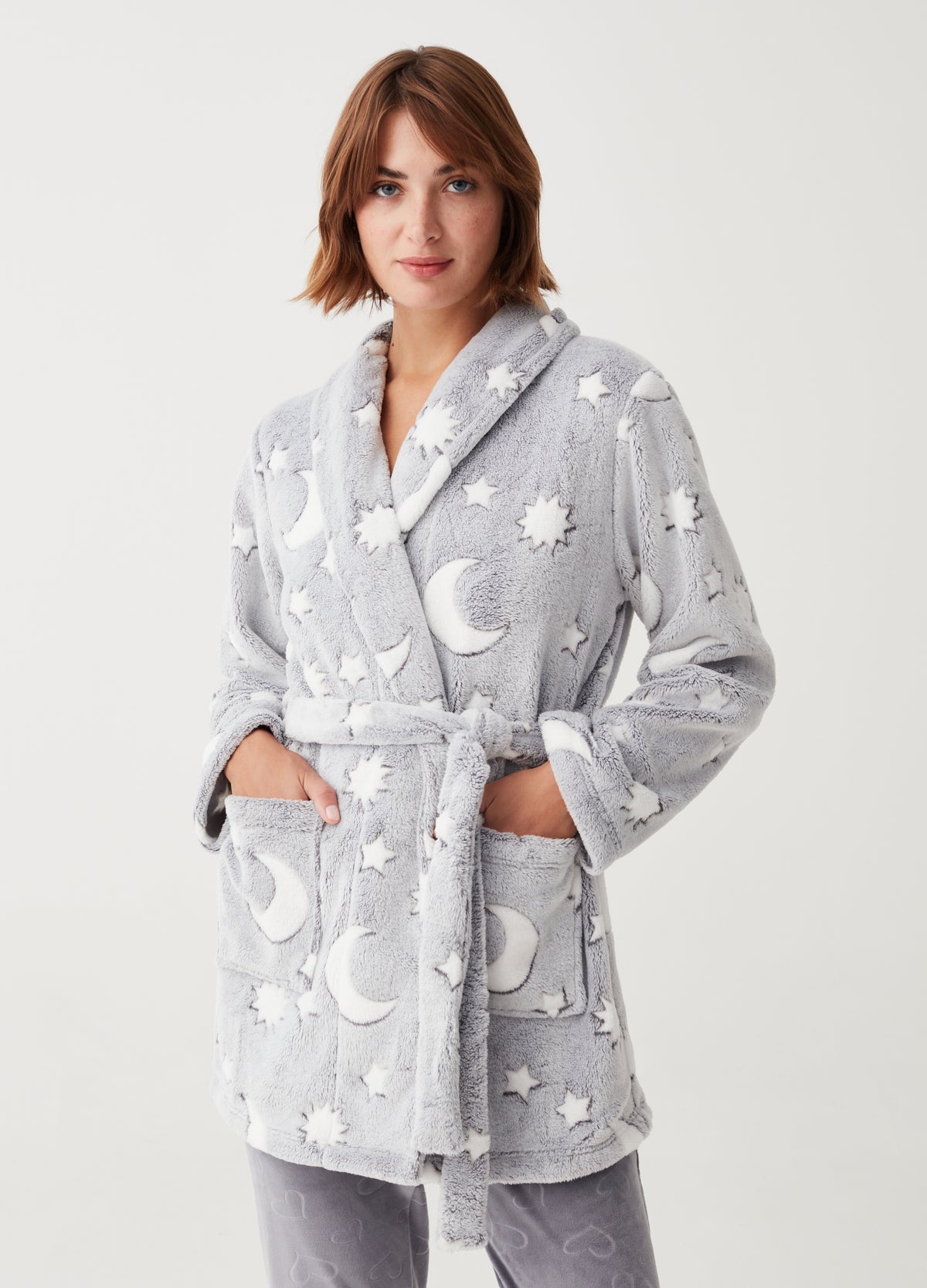 Short robe with stars and moon print