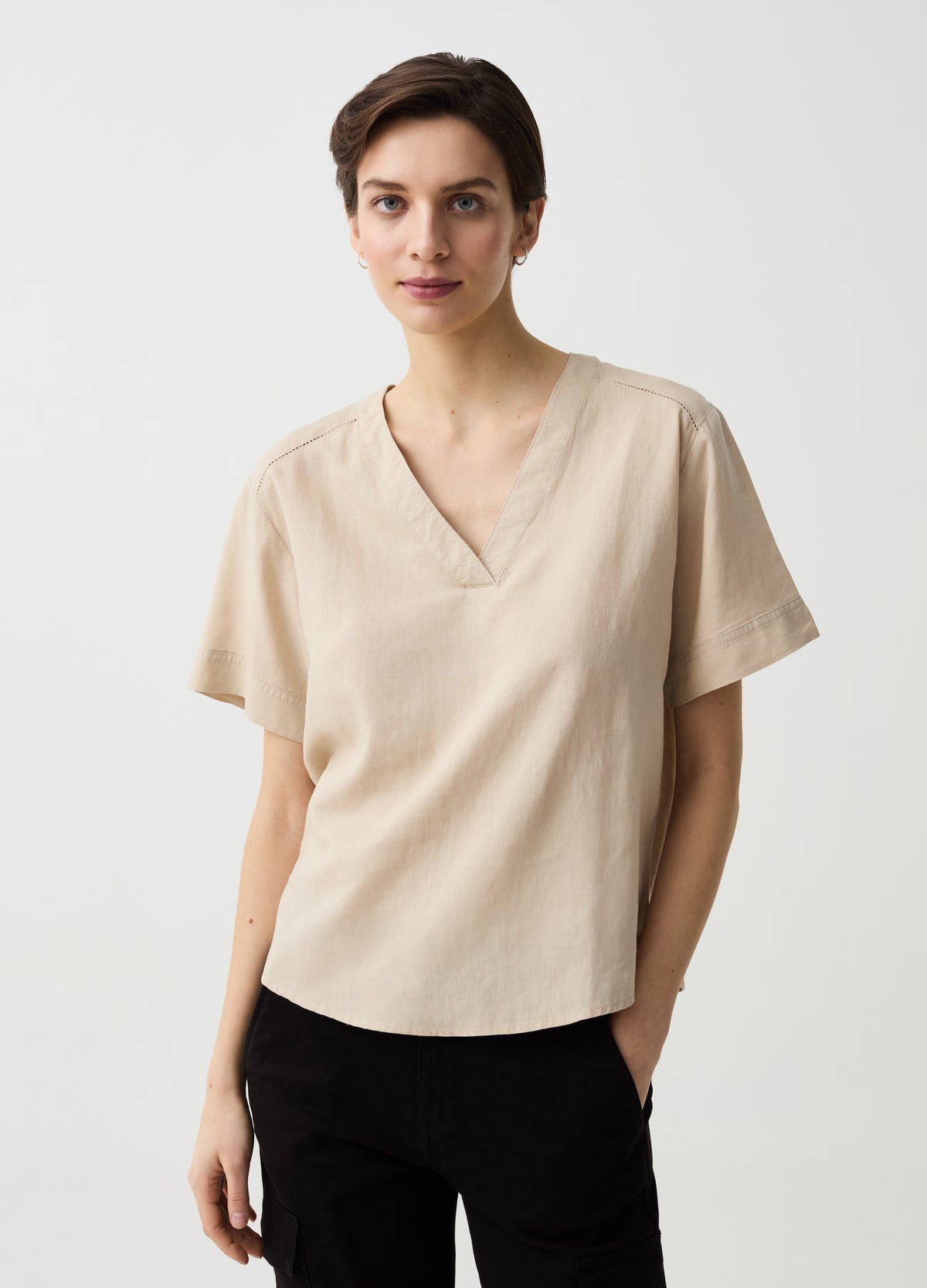 Viscose and linen blouse with V neck