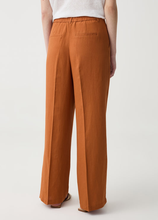 Wide-leg trousers with darts