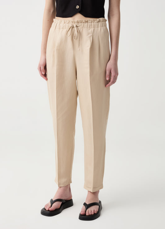 Cigarette trousers with darts and drawstring