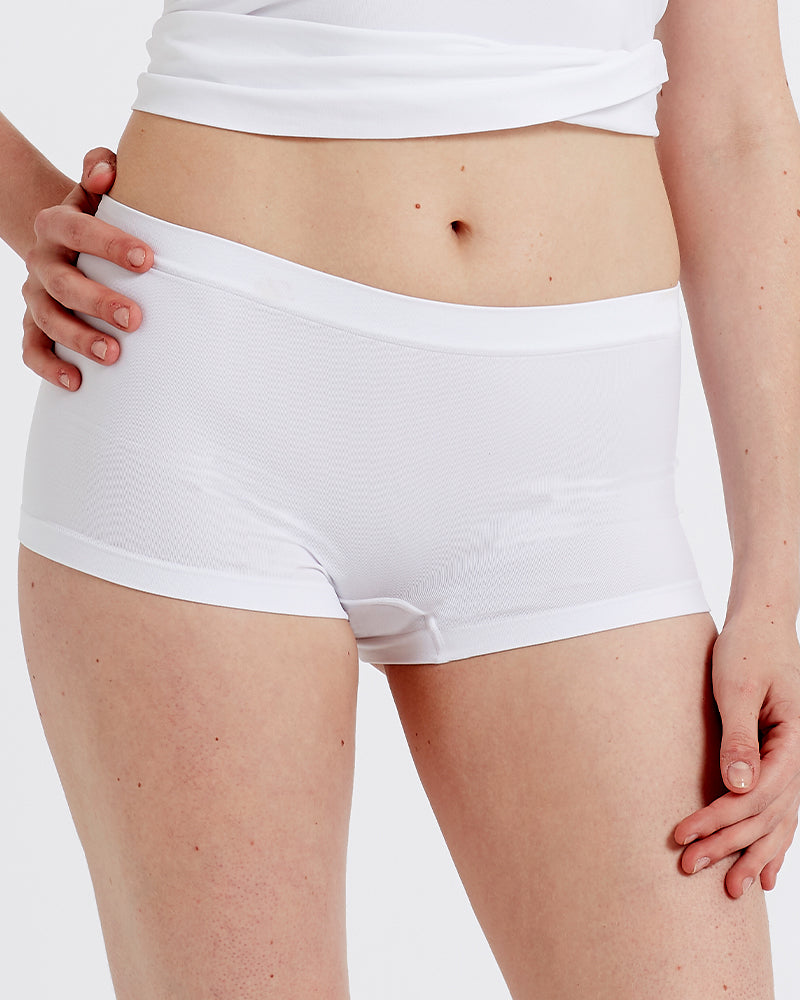 Pretty Polly Short-White